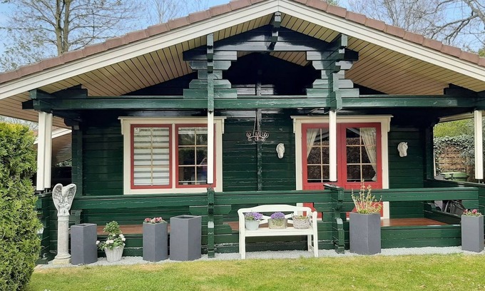 Nunspeet House | Bungalow met omheinde tuin op de Veluwe