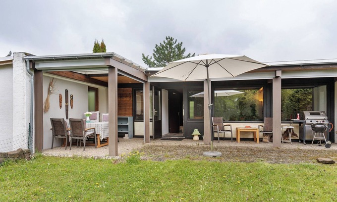 Schellbronn House | Bungalow 'Nordschwarzwald' with Private Terrace, Private Garden and Wi-Fi