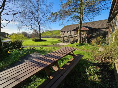 Glandyfi House | Bunkhouse 20Bedroom Sleeps85 4Acre Gamesroom Wifi