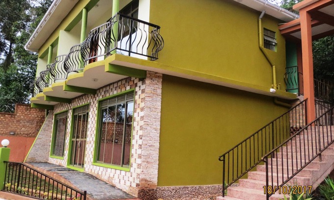 Kabale Apartment | Bunyonyi is a traveler's paradise located at Lake Bunyonyi