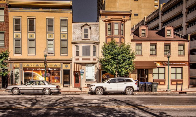 Downtown Harrisburg Apartment | BurgBnB Downtown