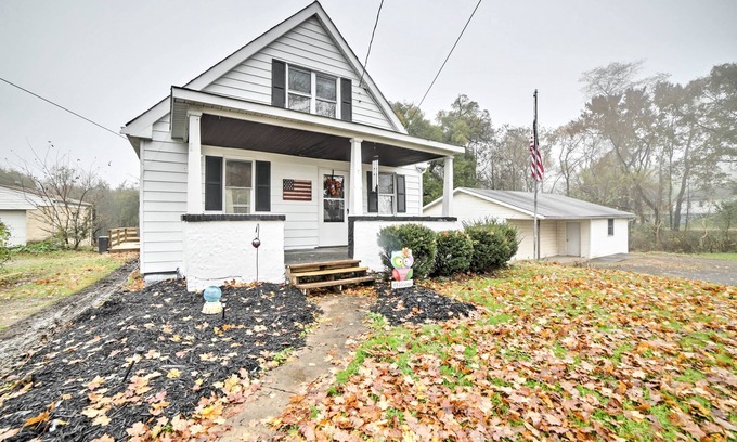 Colliers House | Burgettstown Home - 7 Mi. to KeyBank Pavilion
