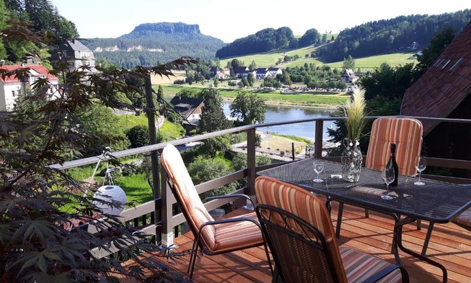 Niederrathen Apartment | Burghain Rathen Ferienwohnungen