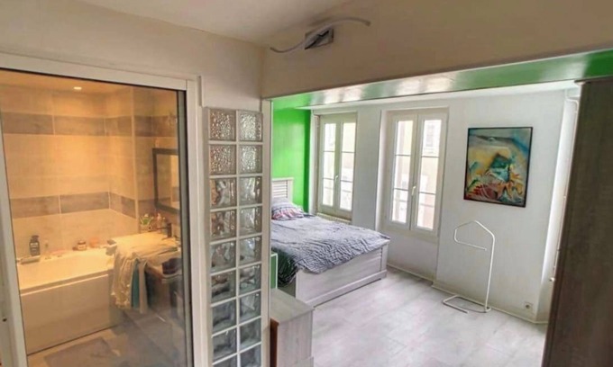 Auxerre House | Burgundy Historic center Auxerre, mixed design/antique furniture, super luxury