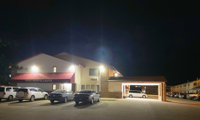 Carroll Hotel | Burke Inn Motel & Suites