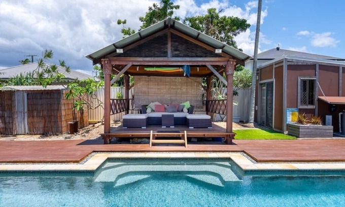 Burleigh Waters House | Burleigh Beach Oasis, Pool, 500m to Beach
