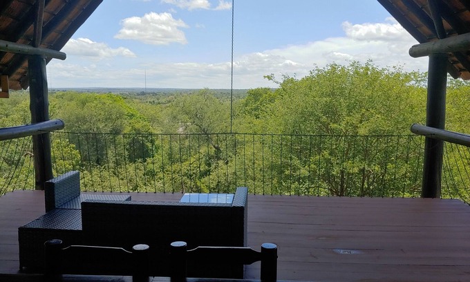 Marloth Park House | Bush and Gables is situated in Marloth Park. B&B accommodation.