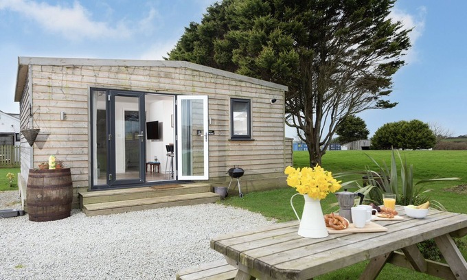 Helford Passage Cottage | Bushwood Lodge