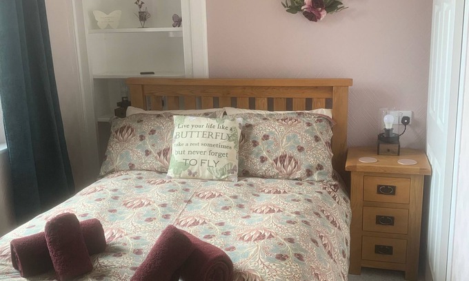 Inverness City Centre Apartment | Butterfly Apartment with Parking