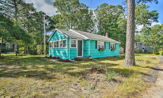Buzzards Bay House | Buttermilk Cottage in Cape Cod: Steps to Beach