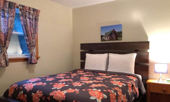 Stanhope Cottage | By The Bay Cottages in Stanhope! - Superior two Bedroom Executive Cottage #13