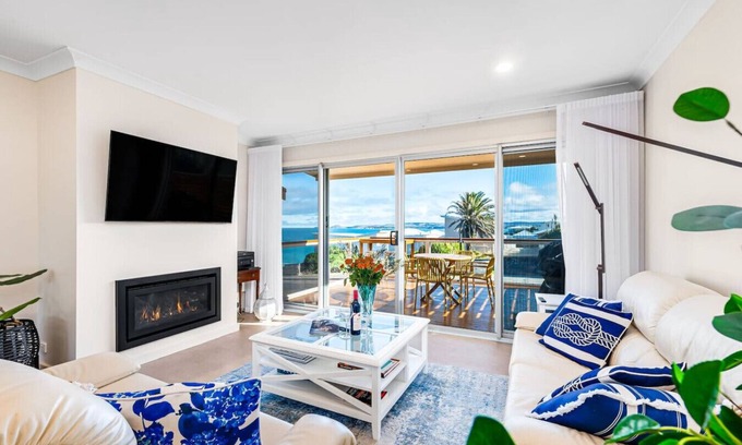 Port Elliot House | bythesea—Fireside Comfort on the Beach