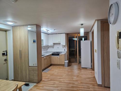 Suwon Apartment | Byungjeom-yeok 2 Stay