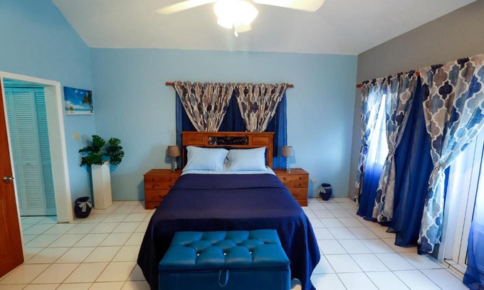 Sandy Hill Bed & Breakfast | C&D Residential Penthouse