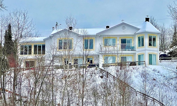 Ferme-Neuve Apartment | Unit B - 2 Bedrooms Private/Beachfront/Kayaks,/Starlink Internet