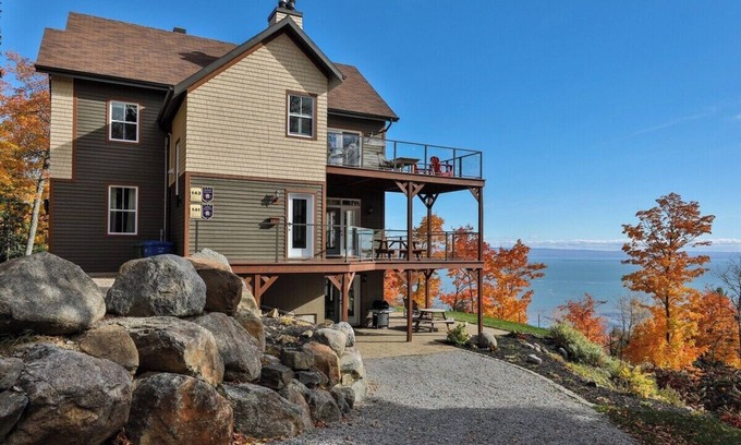 Petite-Riviere-Saint-Francois Condo | La Magie St-Laurent 143: Upper Floor Amazing Views