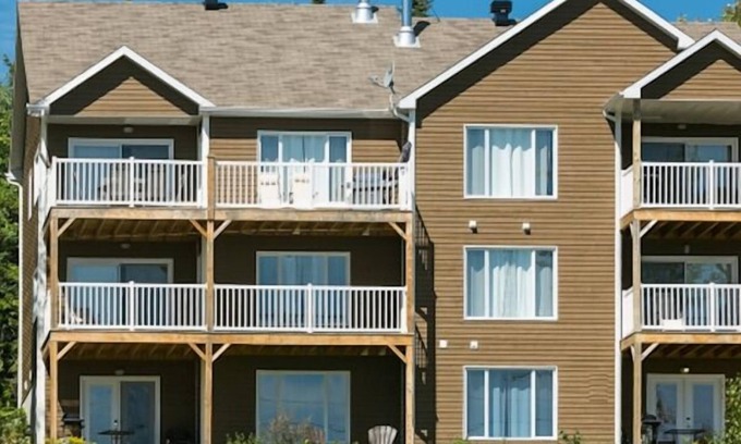 Petite-Riviere-Saint-Francois Condo | Cottage APE-16-1 | Petite-Rivière-St-François