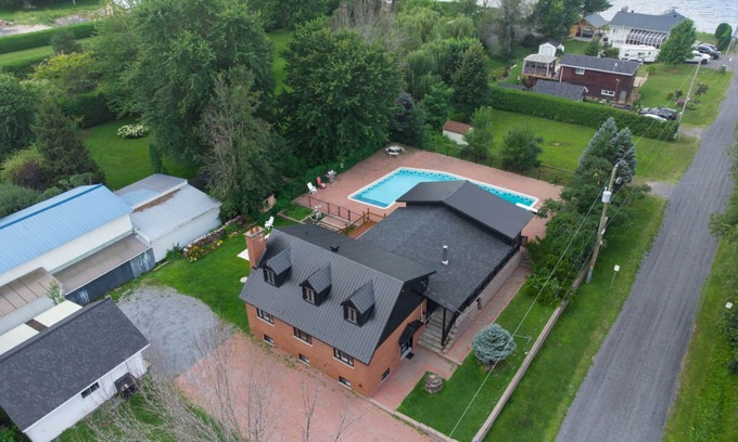 Noyan House | Le Noyan un Paradis - Heated swimming pool open April 26