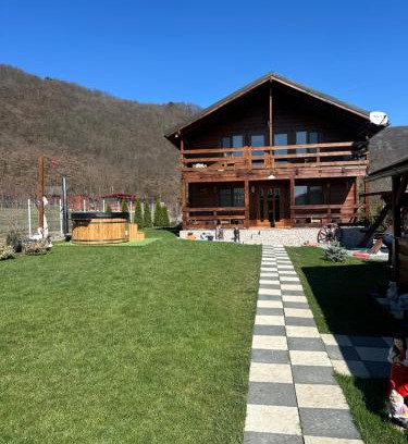 Moldovenesti House | Cabana AndreeaBanica