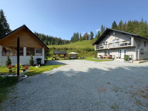 Arieseni Cabin | Cabana de Sub Deal Arieșeni