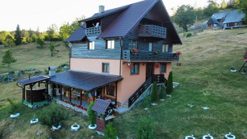 Garda de Sus Cabin | Cabana Georgiana Maria