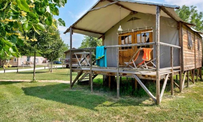 Souillac Cabin | Cabane 4 étoiles - Piscine - ccbbgeg