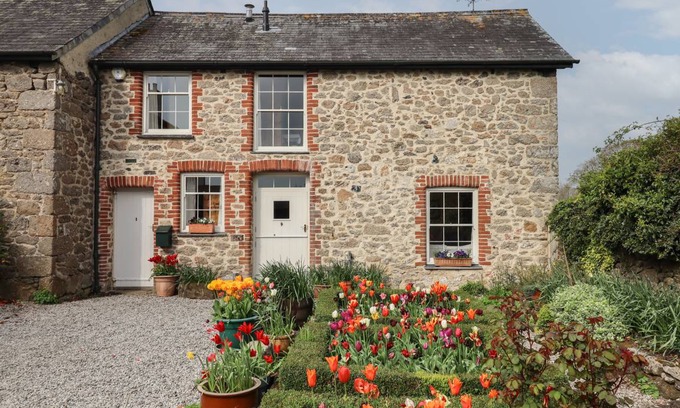 Sticklepath Cottage | Cabin ∙ 1 bedroom ∙ 2 guests