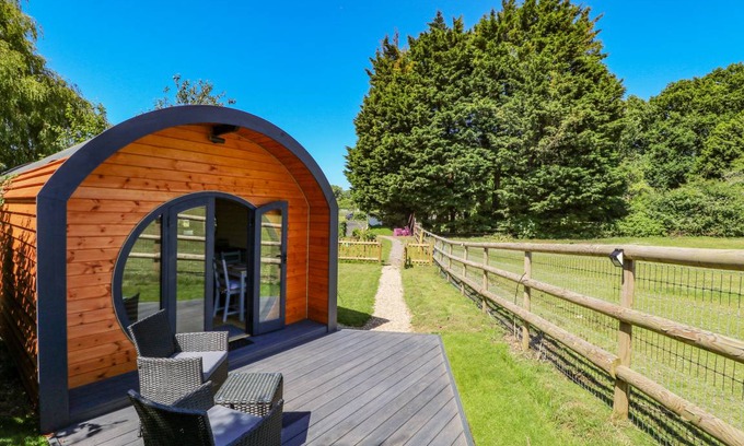 Ford Cottage | Cabin ∙ 1 bedroom ∙ 2 guests