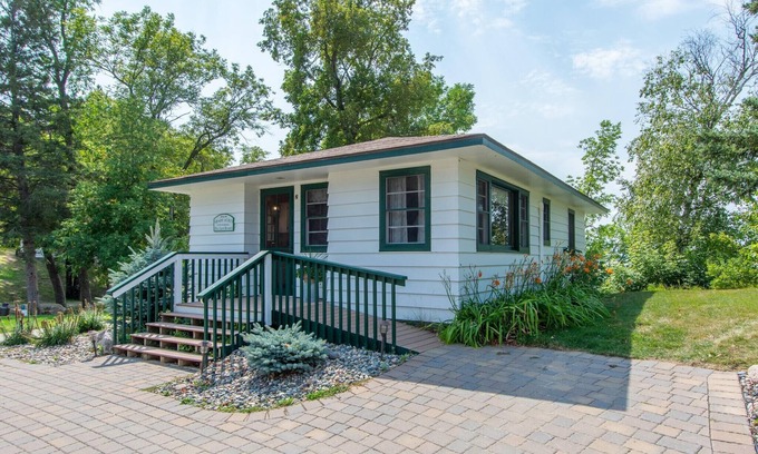 Longville Cabin | Cabin 1 Shady Acres, Waterfront Cabin on Leech Lake, fishing, swimming, boating