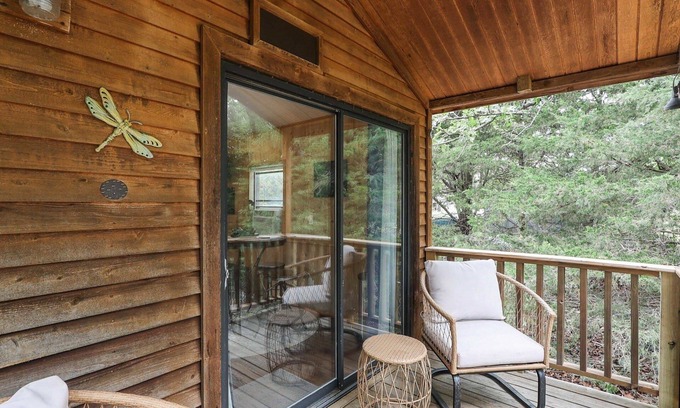 Neal Cabin | Cabin 10~ Cozy Toronto Lake Cabin ~ Walk To The Water 1 Bedroom Cabin by RedAwning