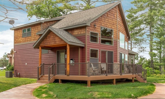 Walker Cabin | Cabin 107 - Pet Friendly/Closed Loft/Modern, Clean, Comfortable