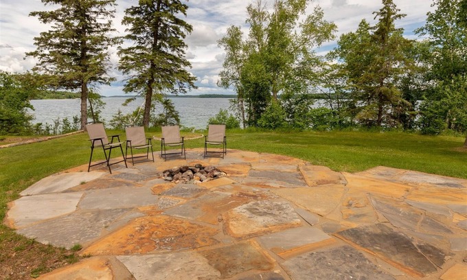Walker Cabin | Cabin 110 - Pet Friendly/Open Loft/Modern, Clean, Comfortable