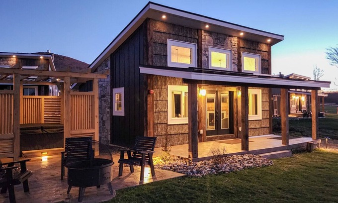 Timberline Cabin | Cabin 15 One Bed Modern Luxury w Hot Tub
