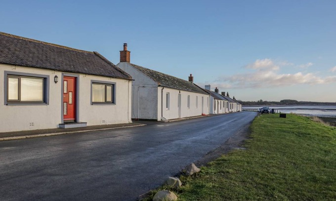 Annan Cottage | Cabin ∙ 2 bedrooms ∙ 4 guests