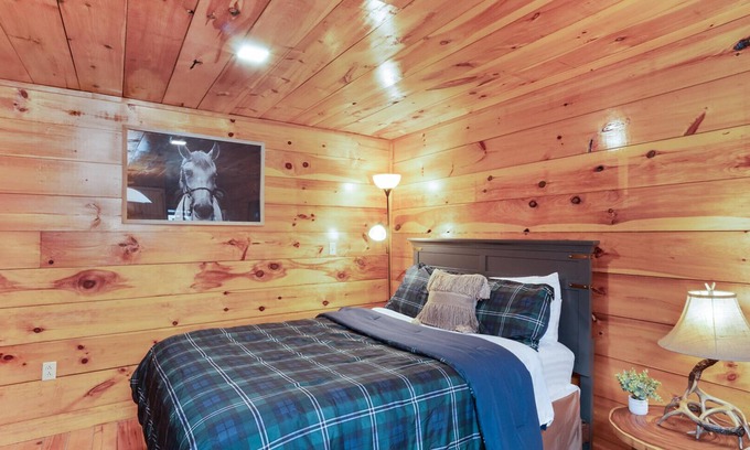 Farmers Cabin | *Cabin 2* Cave Run Cabins at Cave Run Lake!