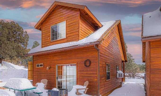 Christopher Creek Ski Chalet | Cabin#2 Elk Hallow - Pet Friendly - Sleeps 6 - Playground & Game Room