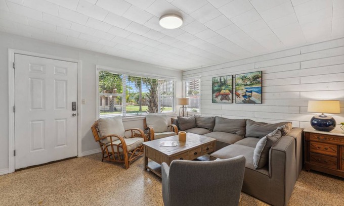 Panama City Beach Cottage | Cabin ∙ 3 bedrooms ∙ 8 guests