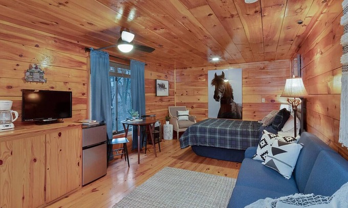 Farmers House | *Cabin 3* Cave Run Cabins at Cave Run Lake!