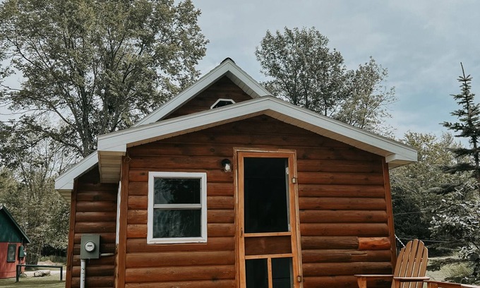 Gould City Cabin | Cabin 6-The Loon's Nest at Sunset Pines Resort