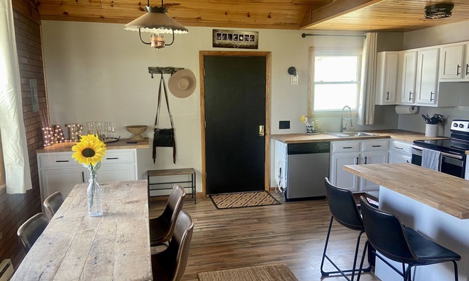 Granite Canon Cabin | Cabin at Curt Gowdy State Park - Scenic Lake View