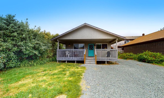 Manzanita House | Cabin at the Beach MCA 1263