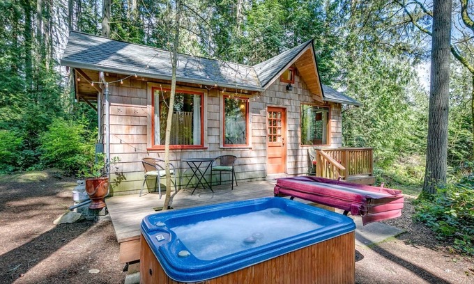 Rollingbay Cabin | Cabin Fever - Private Cabin in the Woods