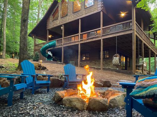 Morganton House | Cabin Getaway Near Atlanta Slide Deck Hot Tub