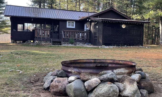 Amberg Cottage | Cabin in waterfall country with trail access and screened porch. Pet friendly!