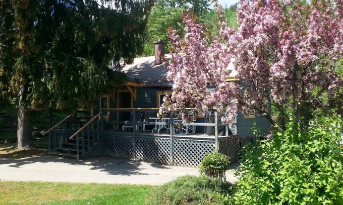 Rossland Cabin | Cabin on 1st Tee - Redstone Resort