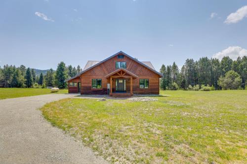 Marion House | Cabin on 28 Acres Hike and Fish in Flathead Valley!