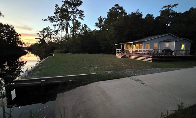 Huger Cabin | Cabin on French Quarter Creek with boat ramp and beautiful view