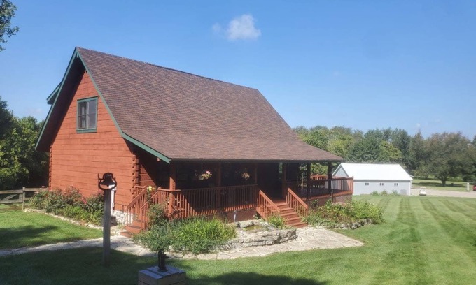 Liberty Cottage | Cabin on the Bloom/Brookville Lake