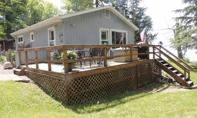 Deer River Cabin | Cabin on the Lake- 4 season