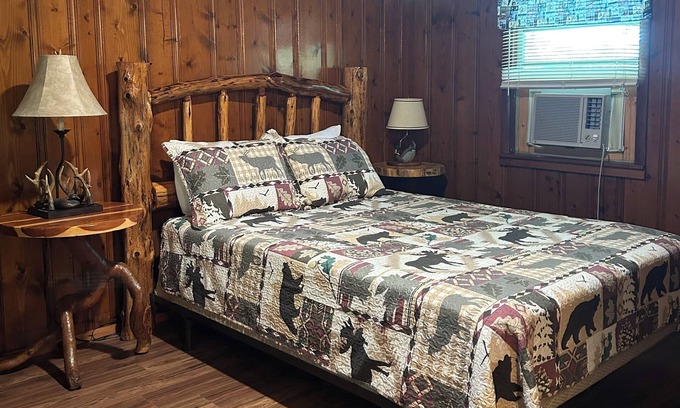 Steelville Cabin | Cabin on the Meramec River - 3